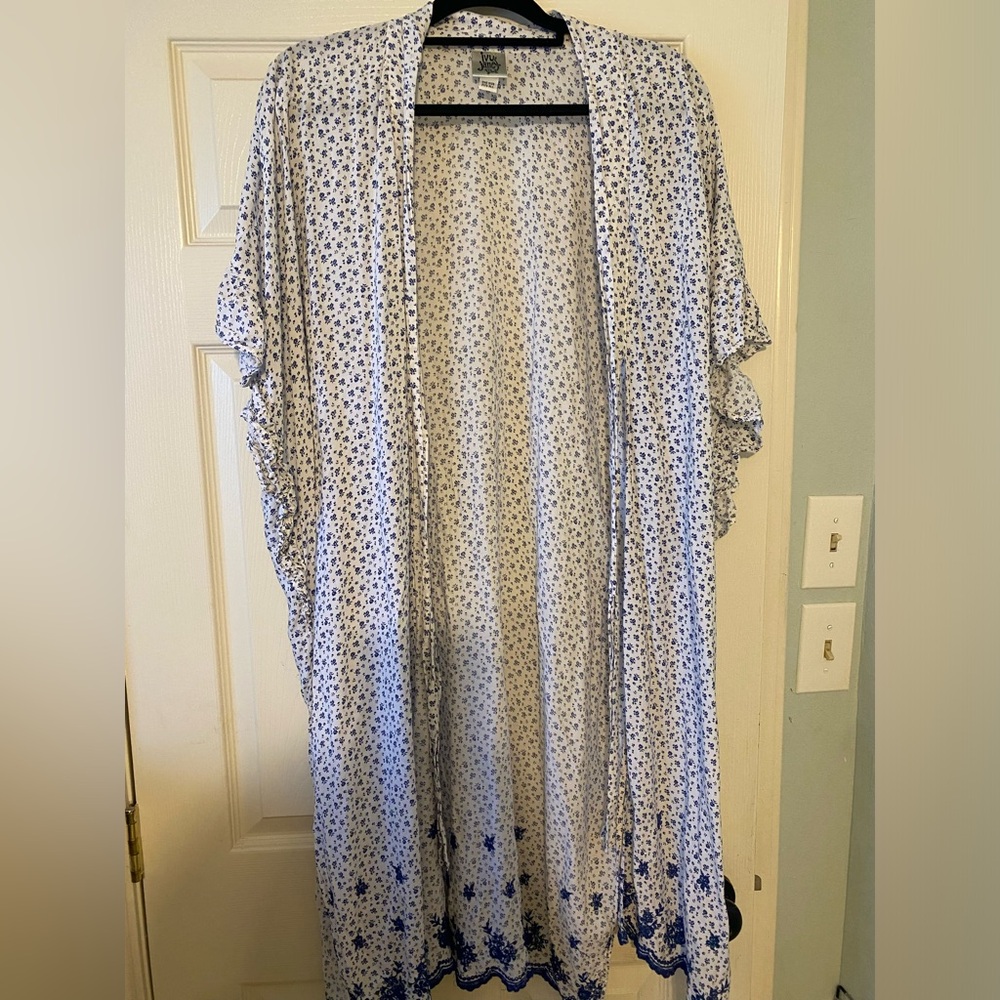 ivy jane White and Blue Floral Swim Coverup Kimono